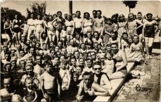 Abbazia, Opatija (?); fürdőzők / bathers. photo (EK)