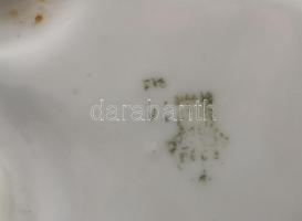 Zsolnay Annuska kosárral. Jelzett, hibátlan, m: 7,5 cm