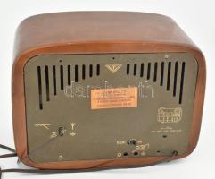 Vadásztölténygyár - R545 Jubilate rádió. 1955, jó állapotban, 34x25x16 cm. /// Hat hangoltkörös, hár...