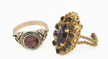 2 darab régi gyűrű, kővel