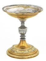 19. sz. vége, Ezüstözött alpakka talpas kínáló. Jelzés nélkül, kopással, m: 14,5 cm