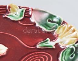 Szecessziós porcelán dísztál, sérüléssel, d: 17 cm