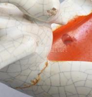 Gorka Géza (1894-1971): Hattyú figurás hamuzó. Jelzett, címkével is jelzett, kis sérülésekkel, egyik...