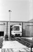 1987 Budapest, új metrókocsik a Kőér utcai metrótelepen, 19 db vintage NEGATÍV, 24x36 mm