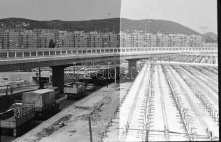 1983-ban és 1984-ben készült felvételek Pesten és Budán, a metróépítéssel kapcsolatos városrendezés/...