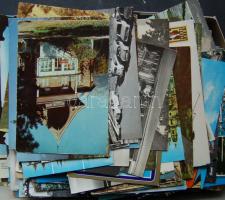 Modern külföldi képeslap tétel, kb 700 -800 db, cipős dobozban tengerentúlival, jobbakkal