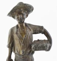 Halárus fiú. cca 20. sz. első fele, francia, bronzírozott ón, jelzés nélkül, kopott, m: 33 cm