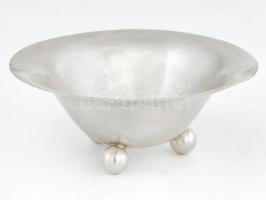 Wellner art deco mogyorókínáló. Három gömb lábon hólyagos felületű tál, jelzett, kopással, d: 13,5 cm, m: 55 cm