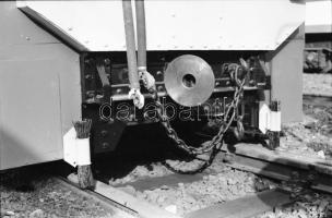 1986 és 1987 Budapest, a HÉV régi járművei, 63 db vintage NEGATÍV, 24x36 mm