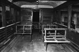 1986 és 1987 Budapest, a HÉV régi járművei, 63 db vintage NEGATÍV, 24x36 mm