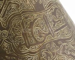 Antik török váza, aljánál lyukkal a lámpatestté alakításhoz, korának megfelelő állapotban, m: 38,5 c...