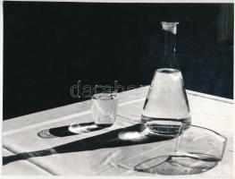 cca 1965 Kaczur Pál (1918-2000) ceglédi fotóművész hagyatékából 1 db vintage fotó (Vizes csendélet), jelzés nélkül, ezüst zselatinos fotópapíron, 18x24 cm