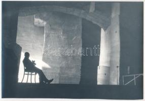 cca 1976 Dr. Sidló Gábor miskolci fotóművész pecsétjével jelzett, vintage fotóművészeti alkotás (Merengés), ezüst zselatinos fotópapíron, 16,3x24 cm