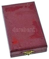 1985. "Munka Érdemrend" ezüst fokozata, zománcozott, ezüstözött bronz kitüntetés mellszala...