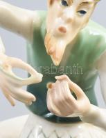 Ens porcelán szabómester figura. Jelzett, hiányos, kopással, m: 17 cm