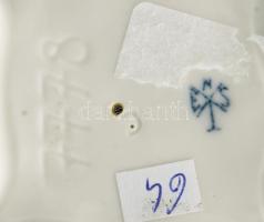 Ens porcelán szabómester figura. Jelzett, hiányos, kopással, m: 17 cm