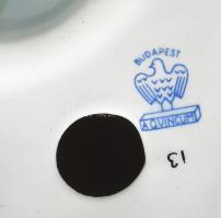 Aquincumi porcelán térdelő akt. Kézzel festett, jelzett, minimális kopással, m: 22,5 cm