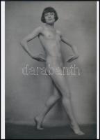 cca 1925 Pécsi József (1889-1956) fényképész és fotóművész műtermében készült aktfelvétel, 1 db modern nagyítás Botta Dénes (1921-2010) aktfotó gyűjteményéből, jelzés nélkül, 21x15 cm