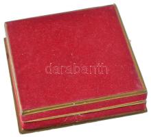 ~1960-1970. "Magyar Hajó és Darugyár 1835" bronz emlékérem eredeti vörös tokban (60mm) T:A...