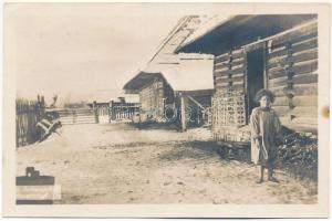 Ruthenischer Bauernhof / Rutén (ruszin) tanya / Ruthenian (Rusyn) folklore, farm. photo (non PC) (fl)