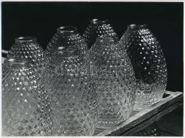cca 1978 Kriss Géza (?-?) budapesti fotóművész által aláírt, vintage fotóművészeti alkotás (Üveggyári termékek), ezüst zselatinos fotópapíron, 18x24 cm