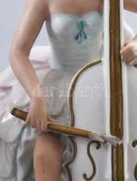 2 darab német porcelán balerina. Jelzett, sérült, hiányos, m: 21-22 cm