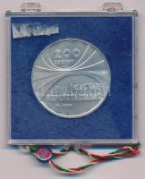 1975. 200Ft Ag "Magyar Tudományos Akadémia" plombált "MNB" tokban T:BU patina Ad...