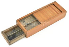 Antik fa tolltartó. Alsó fiókja kihúzásával lehúzódik a felső lamellája. h: 23,5 cm