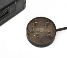 Telephonwerk Belogradtschik LB 67 típusú 2 darab eltérő fazonú bakelit tekerős telefon. Az egyik dar...