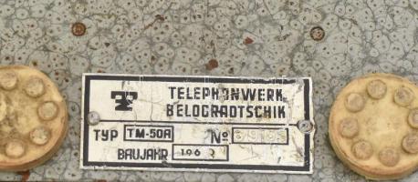 Telephonwerk Belogradtschik LB 67 típusú 2 darab eltérő fazonú bakelit tekerős telefon. Az egyik dar...