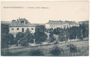 Marosvásárhely, Targu Mures; Ferenc József laktanya. Révész Béla kiadása / K.u.K. military barracks (ragasztónyom / glue marks)