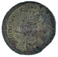 Római Birodalom / Siscia / I. Constantius 317-318. AE4 Follis (1,71g) T:VF / 
Roman Empire / Siscia...