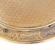 Pudrié, 14K arany, antik, jelzett,. mesterjegyes geometrikus és gilosált díszítéssel. nettó 18,6 g, ...