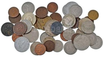 Kis zacskónyi (~130g) külföldi fém érmetétel T:vegyes