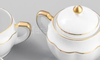 Zsolnay aranyozott fehér 9 darabos összeállítás: cukortartó, kiöntő, csészék. Jelzett, kis kopással