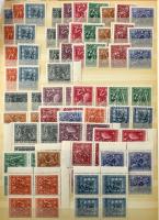 1916-1988 Magyar összeállítás az Aratós időszaktól berakólapokon, közte sorok, összefüggések / 1916-...