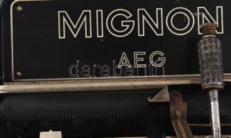 cca 1923 AEG Mignon tipusú mutatópálcás írógép magyar betűkkel. Az írógép-történelem rendkívül érdek...