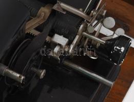 cca 1923 AEG Mignon tipusú mutatópálcás írógép magyar betűkkel. Az írógép-történelem rendkívül érdek...