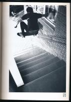 7R2. 7 Réteg 2. Szerk.: e357 és Galkó Máté. Bp., 2009., nyn. Fekete fehér fotókkal illusztrált. Kiad...