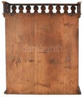 Fali téka. Harta, 1884. Festett, faragott fenyőfa két fiókkal, tulajdonosi felirattal: "Konrad ...