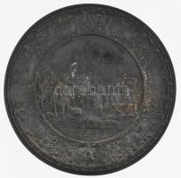 IV. Henrik beveszi Párizst.Öntöttvas dísztál, jelzett Ilsenburg díszöntvény. 23 cm