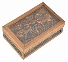 Vegyes bizsu ékszerek fa ládikában keleti ékszerek, stb