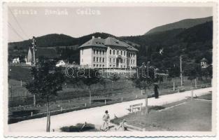 Feketehalom, Zeiden, Codlea; Scoala Romana / Román iskola / Romanian school. Foto K. Folberth, photo