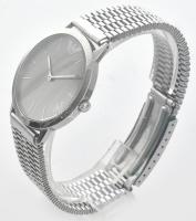 Emporio Armani férfi karóra, vízálló (30m / 3ATM), fém szíjjal, jó állapotban, d: 34 mm. Feltehetőle...