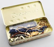 Vegyes bizsu tétel: ferrit, lapis lazuli, hegyi kristály, stb köves nyakláncok, karkötők