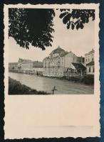 cca 1935-1940 Nagyvárad, folyópart, fotó, 8,5×6,5 cm / Oradea, riverside