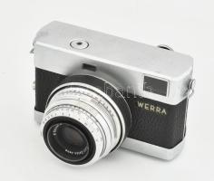 cca 1961-1964 Carl Zeiss Jena Werra 3 fényképezőgép, Tessar 50mm f/2.8 objektívvel, sérült sapkával,...