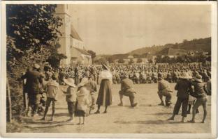 Teke, Tekendorf, Teaca; Római katolikus istentisztelet a hadba vonuló katonáknak / WWI K.u.k. military mass. photo