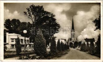 1941 Muraszombat, Murska Sobota; Szapáry sétány, templom. Foto Kolossa / street view, church (fa)