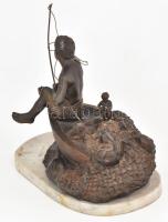 Csónakból horgászó fiú. Bronzírozott fém, márvány talapzaton, kopással, 34x17x24 cm